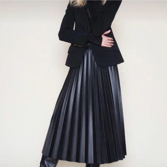 7 For All Mankind Dresses & Skirts - 7 For All Mankind Black Pleated Faux Leather Midi Skirt